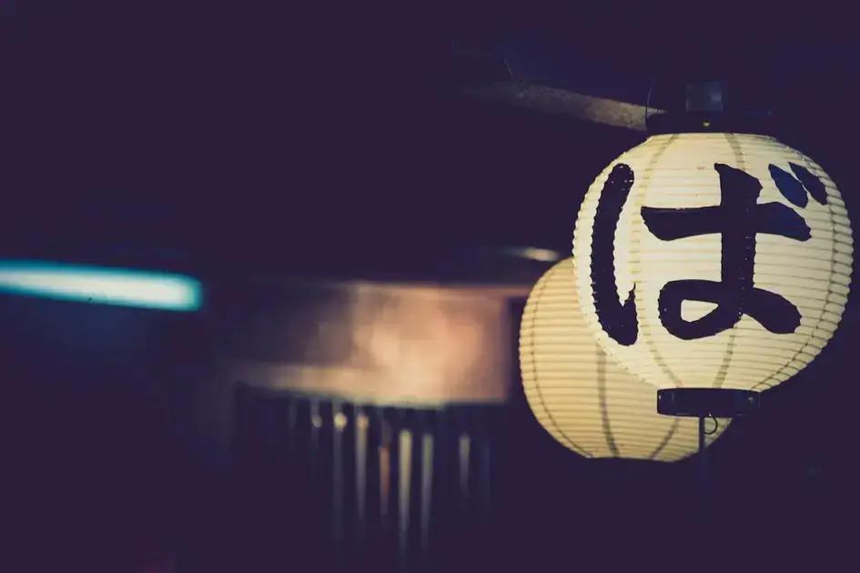 Laserskårne metalpendler: innovativt lysdesign