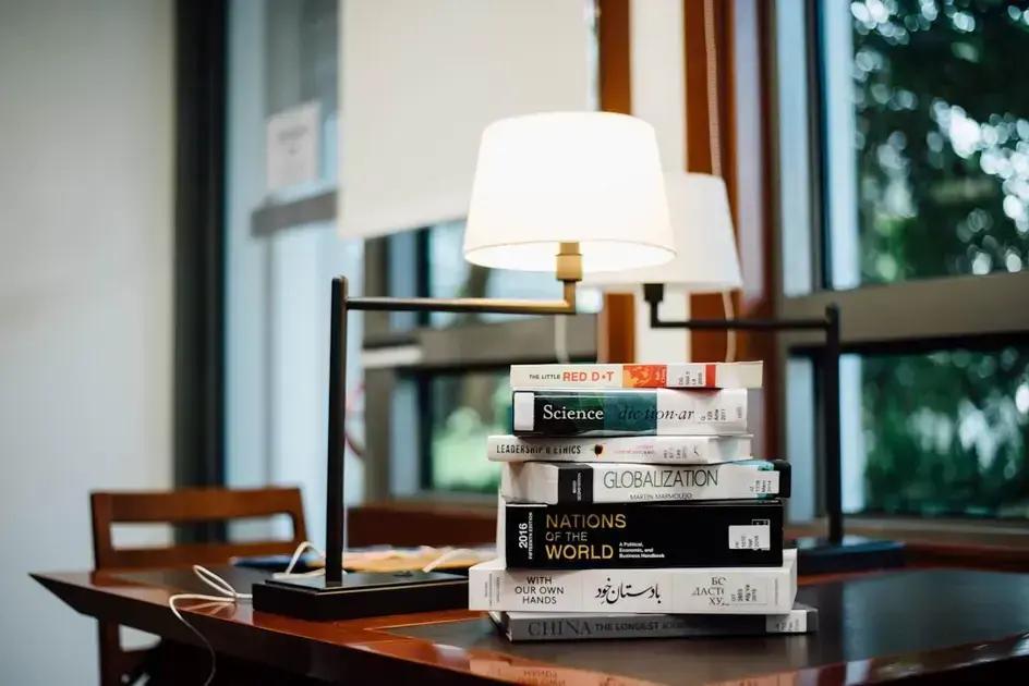 Louis Poulsen PH 5 anmeldelse: Tidløs form møder moderne LED-teknologi